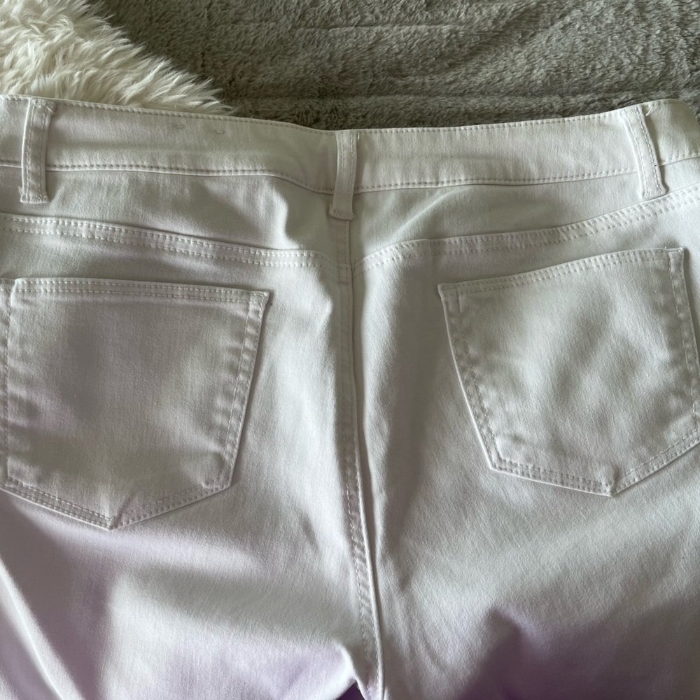 WESTPORT by DRESSBARN Classic Fit White Stretch Jean Capris Size 14 - Picture 6 of 11